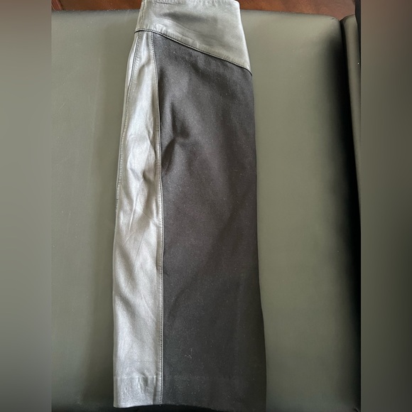 Women’s Size 4 Reiss Black Leather and Cotton Skirt with slit in the back - Picture 3 of 11